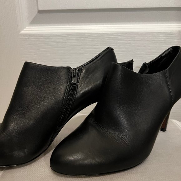 Antonio Melani Black Ankle Bootie-3" Heel- Leather-Women's size 9M - Picture 11 of 15